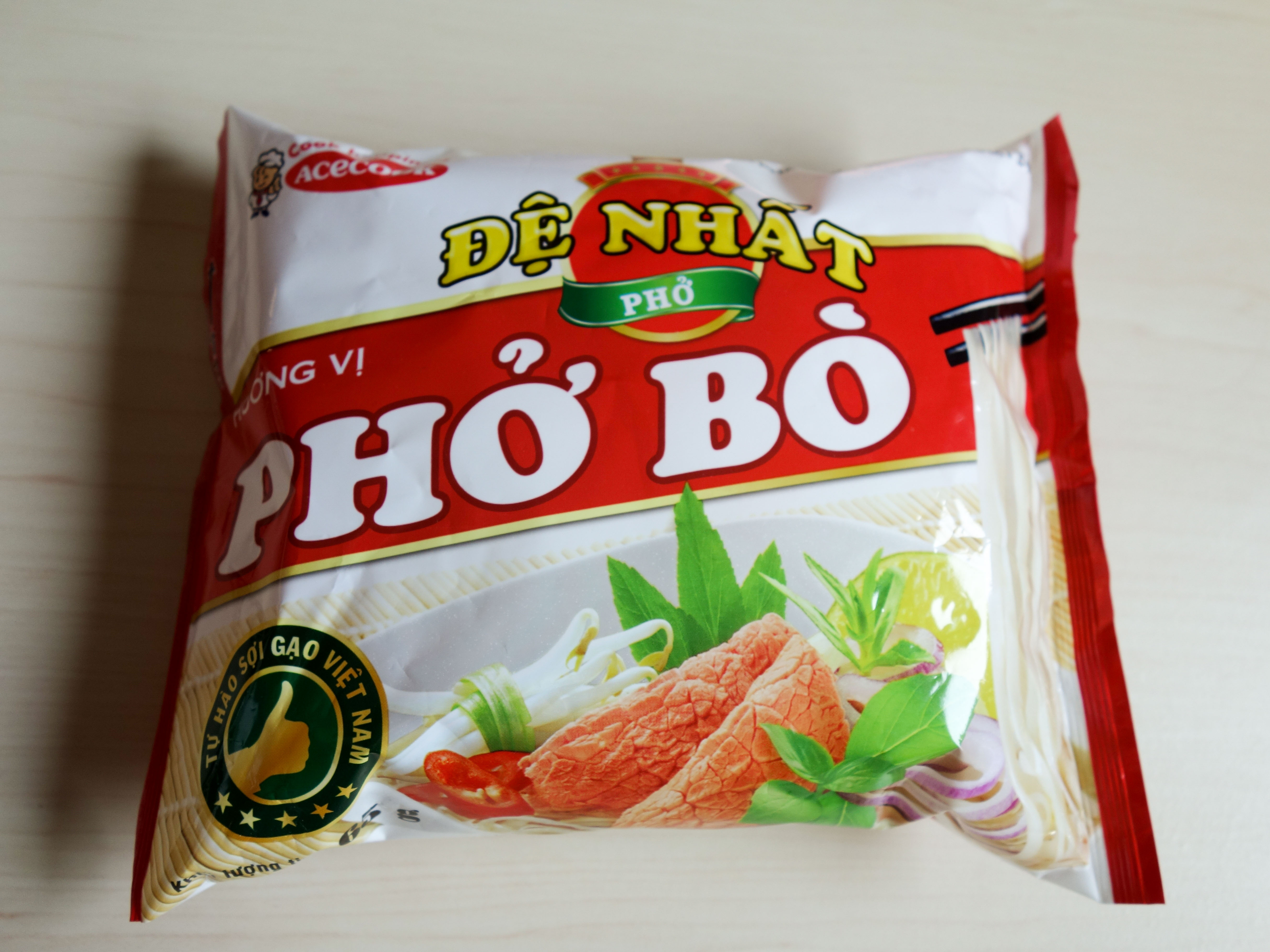 エースコックベトナムから発売されているインスタント麺 Pho Bo を食べてみました ぱどるらいふ